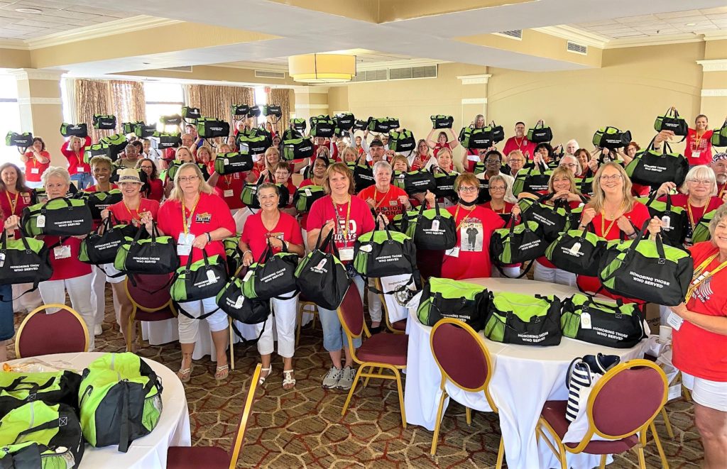 American Gold Star Mothers Group Photo with Cheeriodicals Veteran Bags